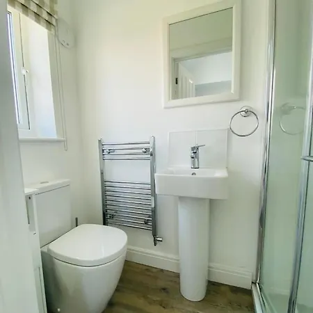 Oyster - Part Of The The Bay Village With Pool, Gym And Direct Access, Pub, Restaurant, Tennis And Meadows Walks * Filey