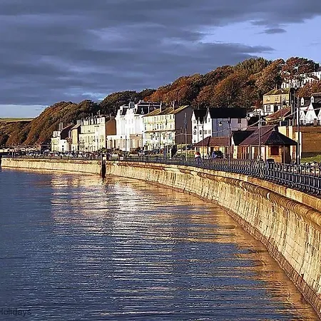 Oyster - Part Of The The Bay Village With Pool, Gym And Direct Access, Pub, Restaurant, Tennis And Meadows Walks Holiday home *
