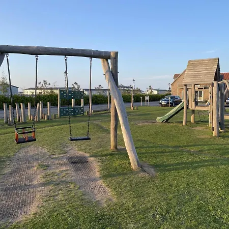 Semesterbostad Oyster - Part Of The The Bay Village With Pool, Gym And Direct Access, Pub, Restaurant, Tennis And Meadows Walks *