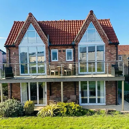 Oyster - Part Of The The Bay Village With Pool, Gym And Direct Access, Pub, Restaurant, Tennis And Meadows Walks