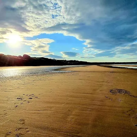 Oyster - Part Of The The Bay Village With Pool, Gym And Direct Access, Pub, Restaurant, Tennis And Meadows Walks * Filey