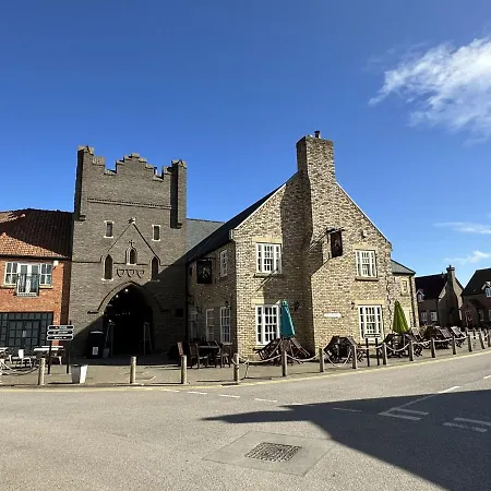 Oyster - Part Of The The Bay Village With Pool, Gym And Direct Access, Pub, Restaurant, Tennis And Meadows Walks Filey