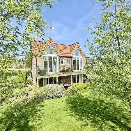 Oyster - Part Of The The Bay Village With Pool, Gym And Direct Access, Pub, Restaurant, Tennis And Meadows Walks Filey