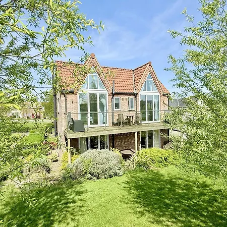 Oyster - Part Of The The Bay Village With Pool, Gym And Direct Access, Pub, Restaurant, Tennis And Meadows Walks * Filey