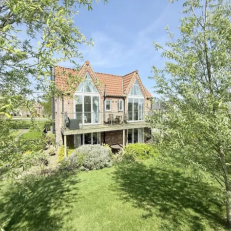 Oyster - Part Of The The Bay Village With Pool, Gym And Direct Access, Pub, Restaurant, Tennis And Meadows Walks