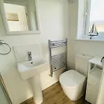 Oyster - Part Of The The Bay Village With Pool, Gym And Direct Access, Pub, Restaurant, Tennis And Meadows Walks Casa vacanze *
