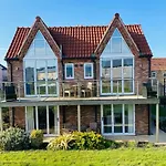 Oyster - Part Of The The Bay Village With Pool, Gym And Direct Access, Pub, Restaurant, Tennis And Meadows Walks