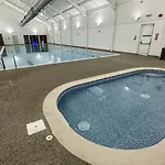 Casa vacanze Oyster - Part Of The The Bay Village With Pool, Gym And Direct Access, Pub, Restaurant, Tennis And Meadows Walks *