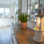 Oyster - Part Of The The Bay Village With Pool, Gym And Direct Access, Pub, Restaurant, Tennis And Meadows Walks * Filey