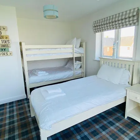Oyster - Part Of The The Bay Village With Pool, Gym And Direct Access, Pub, Restaurant, Tennis And Meadows Walks Filey